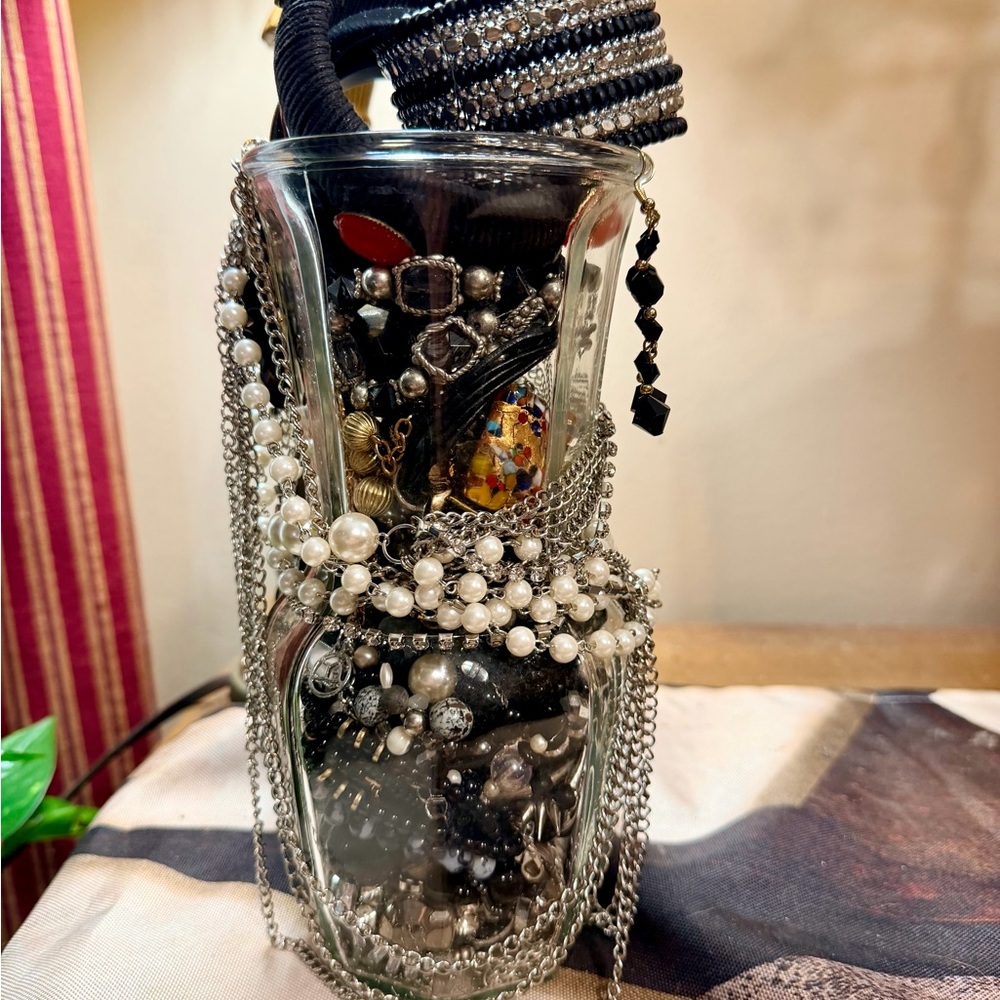 Black tone mystery jewelry jar